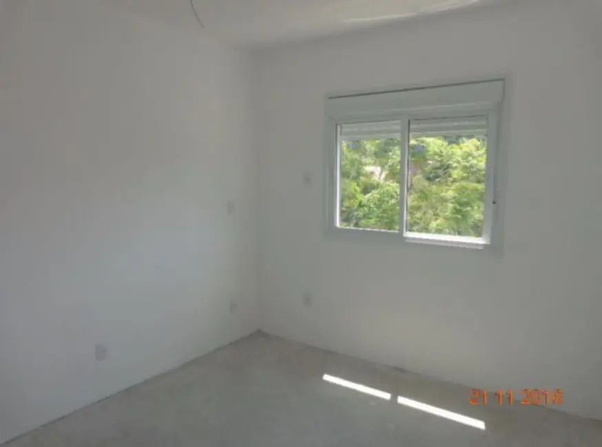 Apartamento com 2 quartos à venda, 80m2 em Teresópolis, Porto Alegre - RS - imagem 6 Foto 6 de Apartamento com 2 quartos à venda, 80m2 em Teresópolis, Porto Alegre - RS