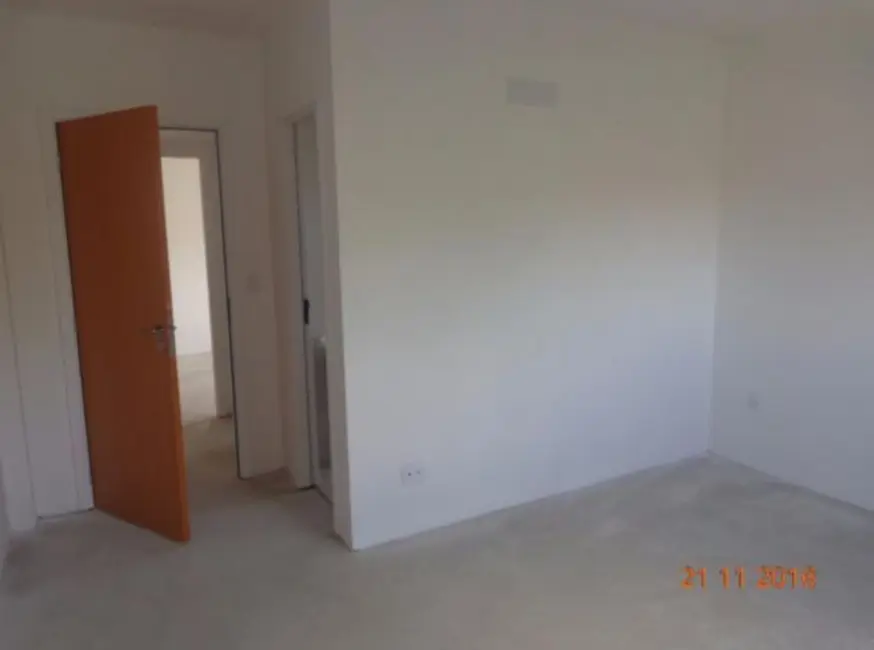 Apartamento com 2 quartos à venda, 80m2 em Teresópolis, Porto Alegre - RS - imagem 9 Foto 9 de Apartamento com 2 quartos à venda, 80m2 em Teresópolis, Porto Alegre - RS