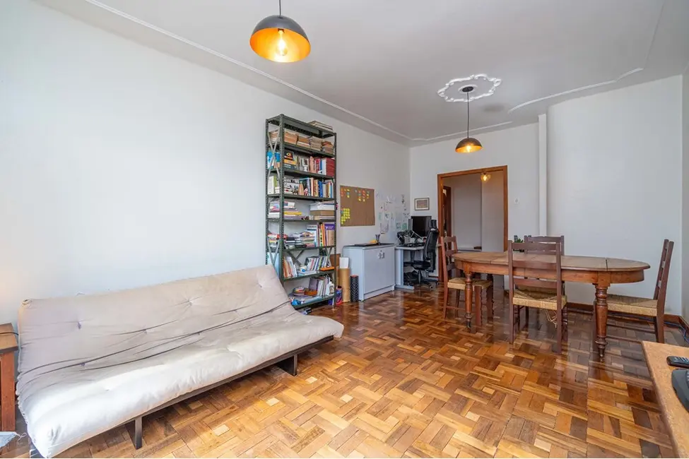 Apartamento com 3 quartos à venda, 110m2 em Rio Branco, Porto Alegre - RS - imagem 5 Foto 5 de Apartamento com 3 quartos à venda, 110m2 em Rio Branco, Porto Alegre - RS