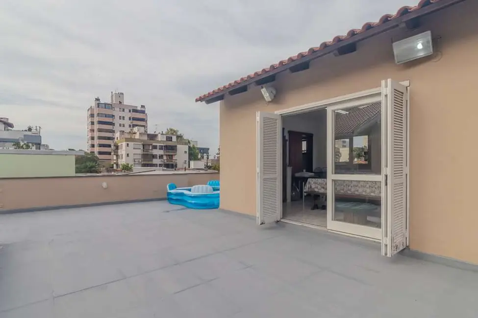 Casa com 3 quartos à venda, 377m2 em Higienópolis, Porto Alegre - RS - imagem 9 Foto 9 de Casa com 3 quartos à venda, 377m2 em Higienópolis, Porto Alegre - RS