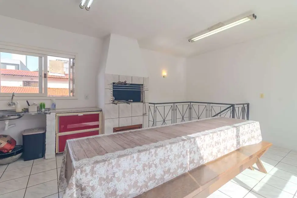 Casa com 3 quartos à venda, 377m2 em Higienópolis, Porto Alegre - RS - imagem 3 Foto 3 de Casa com 3 quartos à venda, 377m2 em Higienópolis, Porto Alegre - RS