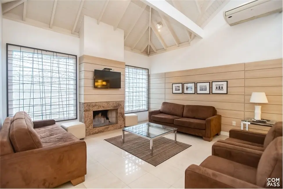 Foto 2 de Casa de Condomínio com 3 quartos à venda, 252m2 em Jardim Carvalho, Porto Alegre - RS