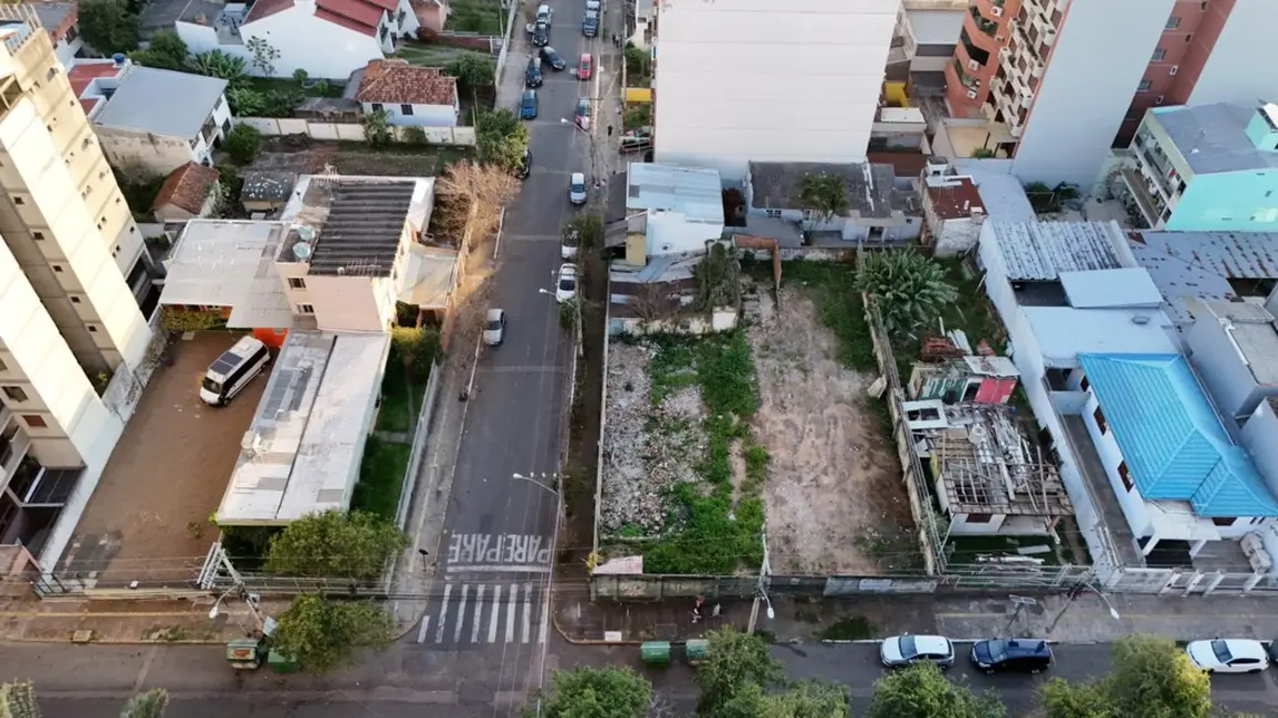 Foto 1 de Terreno / Lote à venda, 702m2 em Centro, Canoas - RS