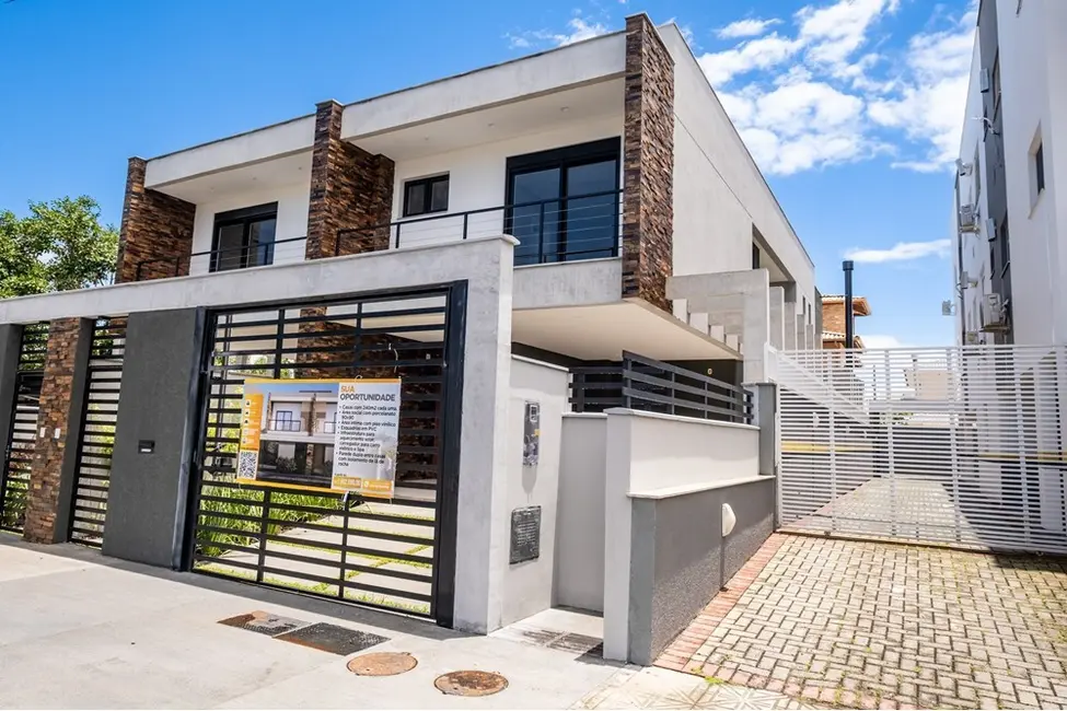 Casa com 3 quartos à venda, 240m2 em Cachoeira do Bom Jesus, Florianopolis - SC - imagem 5 Foto 5 de Casa com 3 quartos à venda, 240m2 em Cachoeira do Bom Jesus, Florianopolis - SC