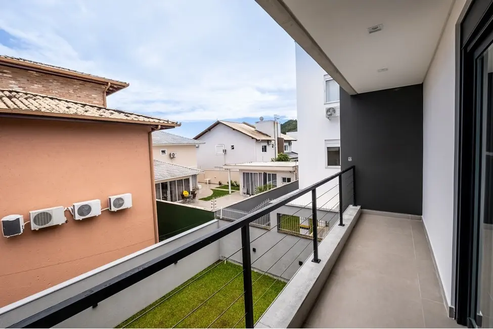 Casa com 3 quartos à venda, 240m2 em Cachoeira do Bom Jesus, Florianopolis - SC - imagem 9 Foto 9 de Casa com 3 quartos à venda, 240m2 em Cachoeira do Bom Jesus, Florianopolis - SC