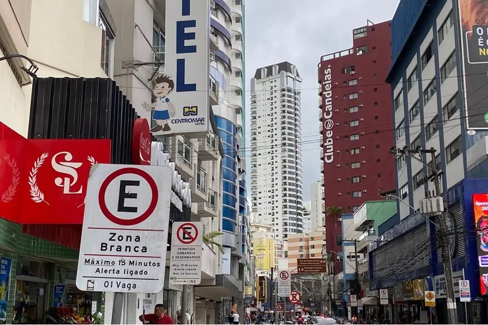 Apartamento com 4 quartos à venda, 111m2 em Centro, Balneario Camboriu - SC - imagem 5 Foto 5 de Apartamento com 4 quartos à venda, 111m2 em Centro, Balneario Camboriu - SC