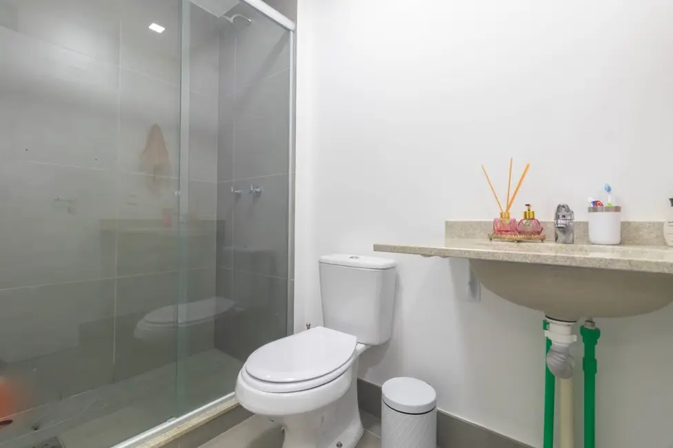 Apartamento com 2 quartos à venda, 60m2 em Glória, Porto Alegre - RS - imagem 4 Foto 4 de Apartamento com 2 quartos à venda, 60m2 em Glória, Porto Alegre - RS