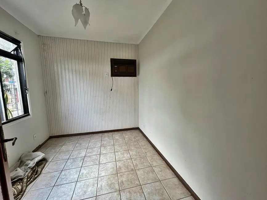 Foto 6 de Casa com 3 quartos à venda, 120m2 em Passo da Areia, Porto Alegre - RS