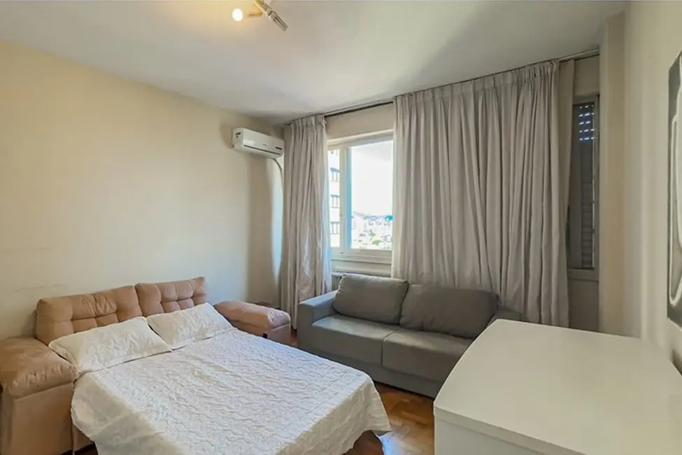 Foto 9 de Apartamento com 4 quartos à venda, 190m2 em Rio Branco, Porto Alegre - RS