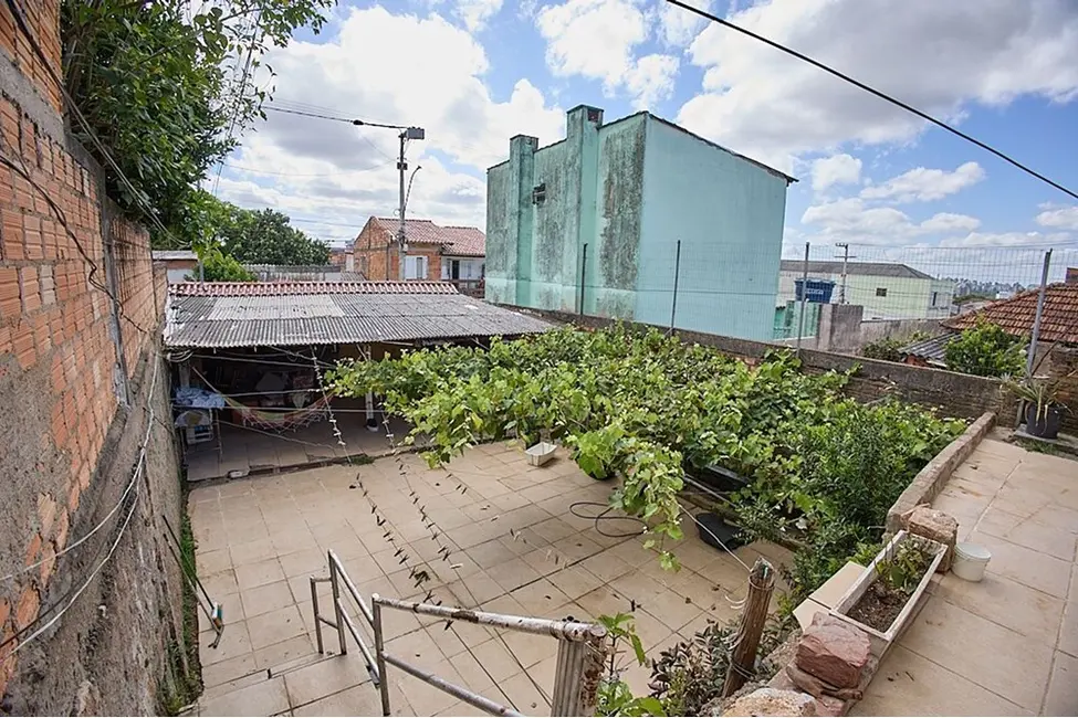 Casa com 2 quartos à venda, 54m2 em São José, Porto Alegre - RS - imagem 9 Foto 9 de Casa com 2 quartos à venda, 54m2 em São José, Porto Alegre - RS