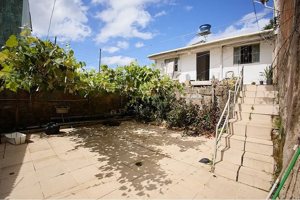 Casa com 2 quartos à venda, 54m2 em São José, Porto Alegre - RS - imagem 1 Foto 1 de Casa com 2 quartos à venda, 54m2 em São José, Porto Alegre - RS