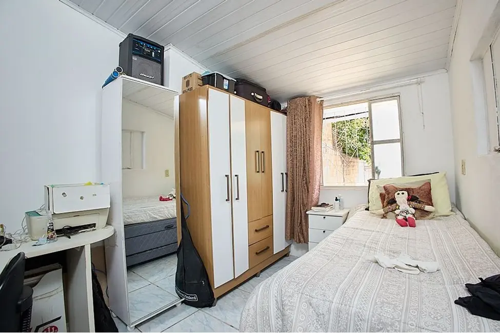 Casa com 2 quartos à venda, 54m2 em São José, Porto Alegre - RS - imagem 6 Foto 6 de Casa com 2 quartos à venda, 54m2 em São José, Porto Alegre - RS