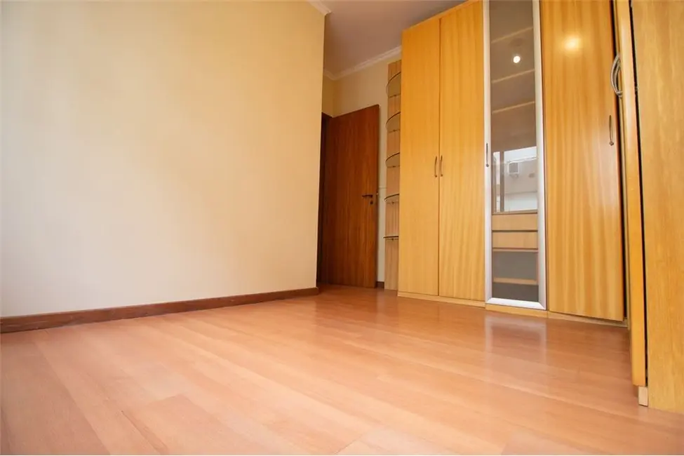 Apartamento com 3 quartos à venda, 157m2 em Menino Deus, Porto Alegre - RS - imagem 5 Foto 5 de Apartamento com 3 quartos à venda, 157m2 em Menino Deus, Porto Alegre - RS