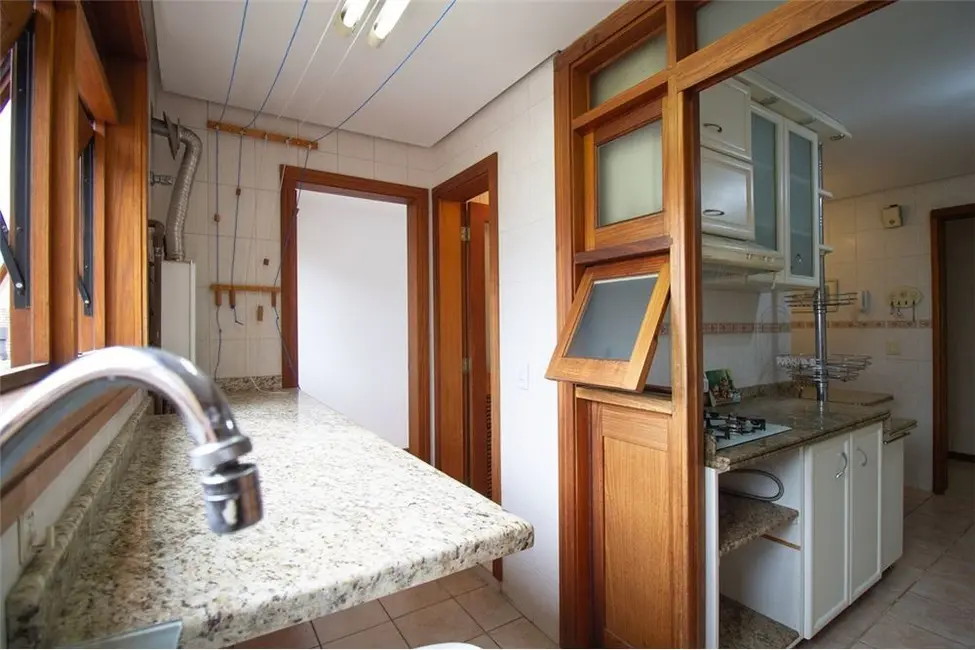 Apartamento com 3 quartos à venda, 157m2 em Menino Deus, Porto Alegre - RS - imagem 2 Foto 2 de Apartamento com 3 quartos à venda, 157m2 em Menino Deus, Porto Alegre - RS