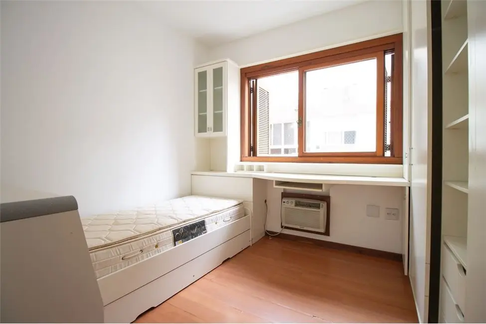 Apartamento com 3 quartos à venda, 157m2 em Menino Deus, Porto Alegre - RS - imagem 7 Foto 7 de Apartamento com 3 quartos à venda, 157m2 em Menino Deus, Porto Alegre - RS