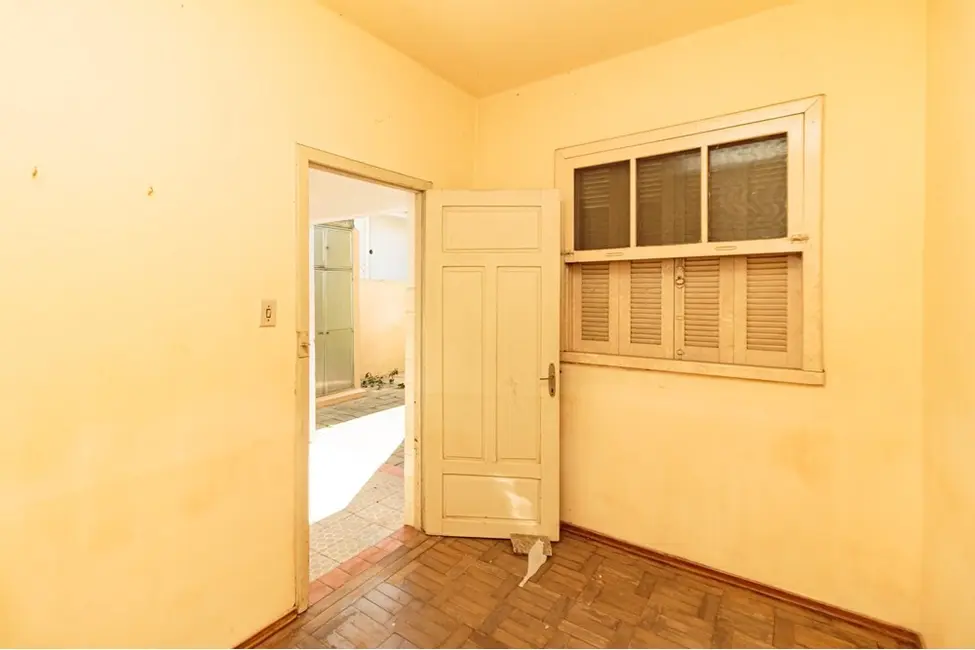 Foto 2 de Casa com 3 quartos à venda, 164m2 em São João, Porto Alegre - RS