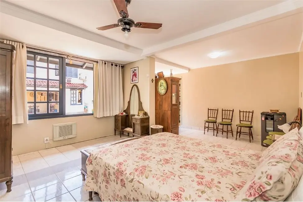 Foto 6 de Casa com 4 quartos à venda, 525m2 em Jardim Sabará, Porto Alegre - RS