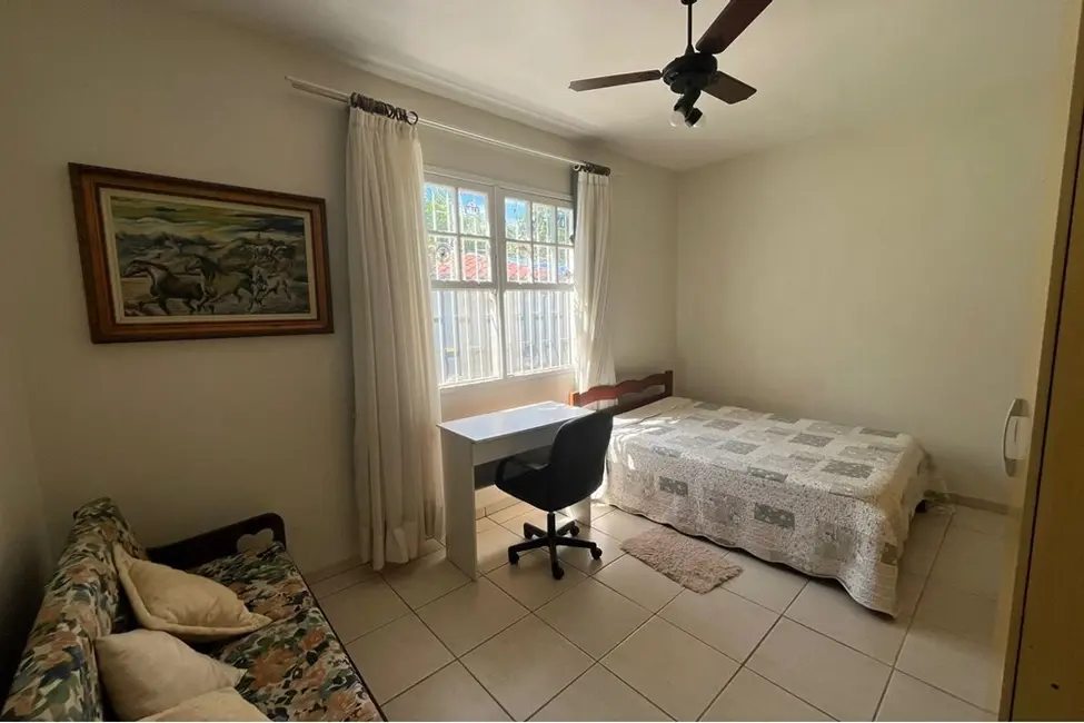 Casa com 7 quartos à venda, 240m2 em Santa Mônica, Florianopolis - SC - imagem 6 Foto 6 de Casa com 7 quartos à venda, 240m2 em Santa Mônica, Florianopolis - SC