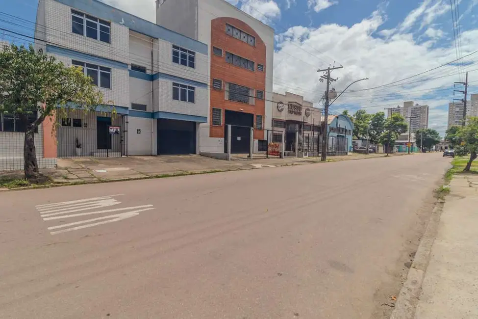 Foto 1 de Prédio Inteiro à venda, 717m2 em São Geraldo, Porto Alegre - RS