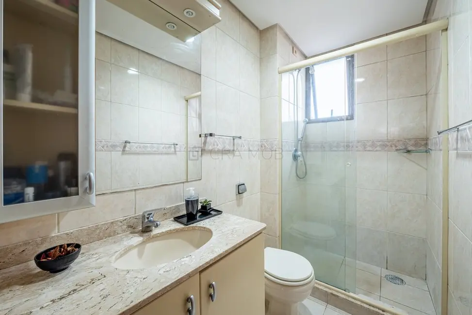 Apartamento com 3 quartos à venda, 117m2 em Petrópolis, Porto Alegre - RS - imagem 9 Foto 9 de Apartamento com 3 quartos à venda, 117m2 em Petrópolis, Porto Alegre - RS