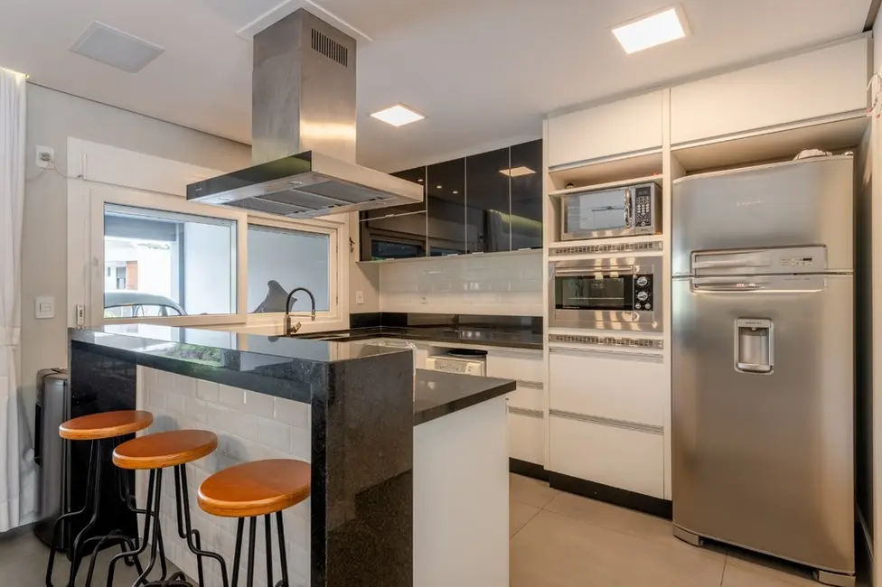 Foto 5 de Casa de Condomínio com 3 quartos à venda, 320m2 em Vila Nova, Porto Alegre - RS