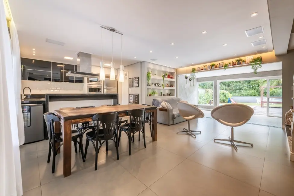 Foto 3 de Casa de Condomínio com 3 quartos à venda, 320m2 em Vila Nova, Porto Alegre - RS