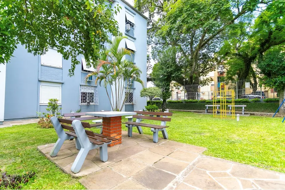 Foto 2 de Apartamento com 2 quartos à venda, 52m2 em São Sebastião, Porto Alegre - RS