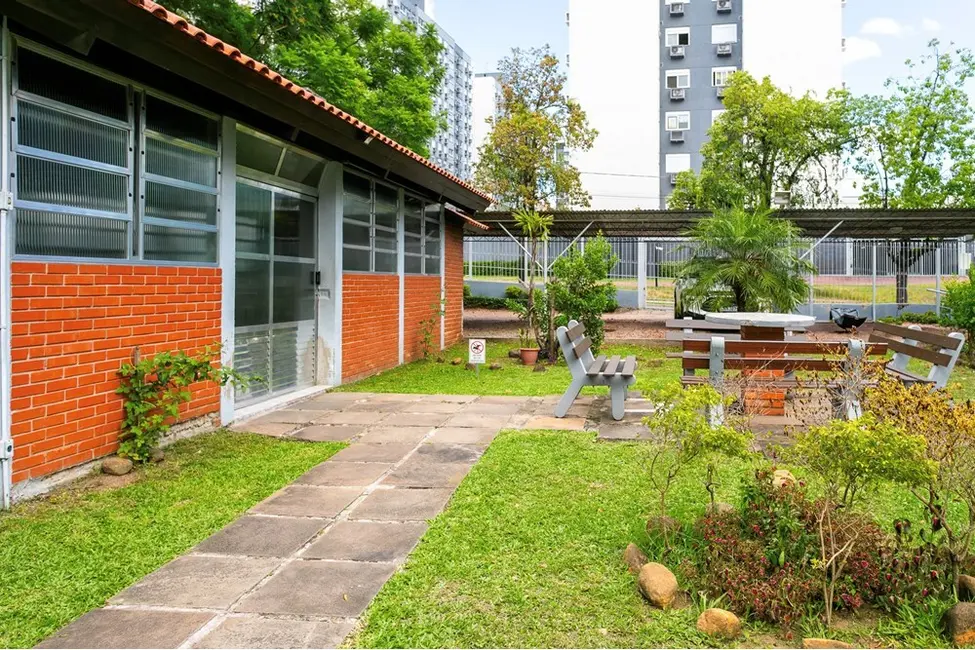 Foto 4 de Apartamento com 2 quartos à venda, 52m2 em São Sebastião, Porto Alegre - RS