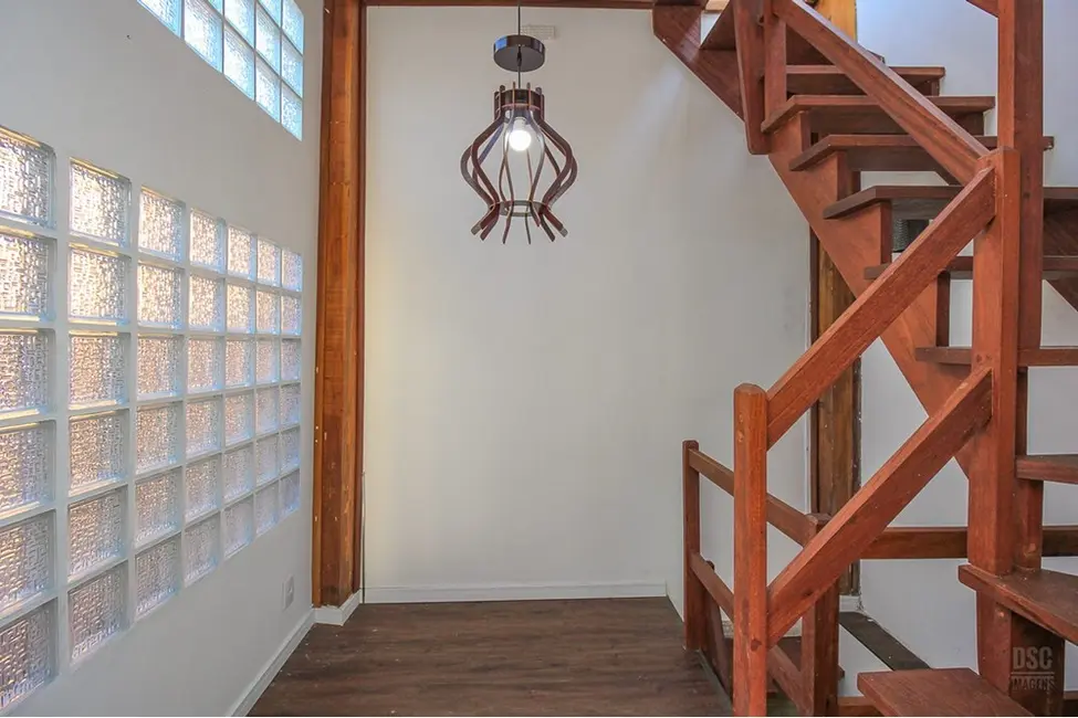 Foto 2 de Casa de Condomínio com 1 quarto à venda, 70m2 em Guarujá, Porto Alegre - RS