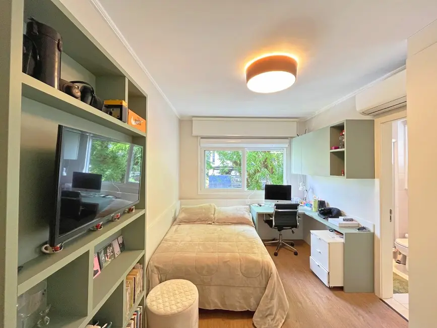 Apartamento com 3 quartos à venda, 170m2 em Petrópolis, Porto Alegre - RS - imagem 3 Foto 3 de Apartamento com 3 quartos à venda, 170m2 em Petrópolis, Porto Alegre - RS