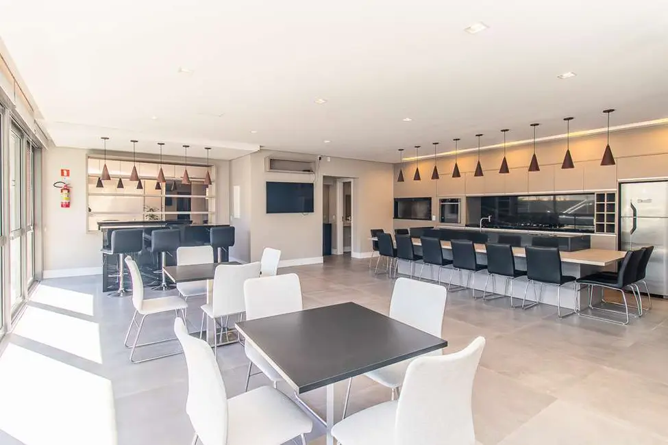 Apartamento com 2 quartos à venda, 3105m2 em Passo da Areia, Porto Alegre - RS - imagem 7 Foto 7 de Apartamento com 2 quartos à venda, 3105m2 em Passo da Areia, Porto Alegre - RS