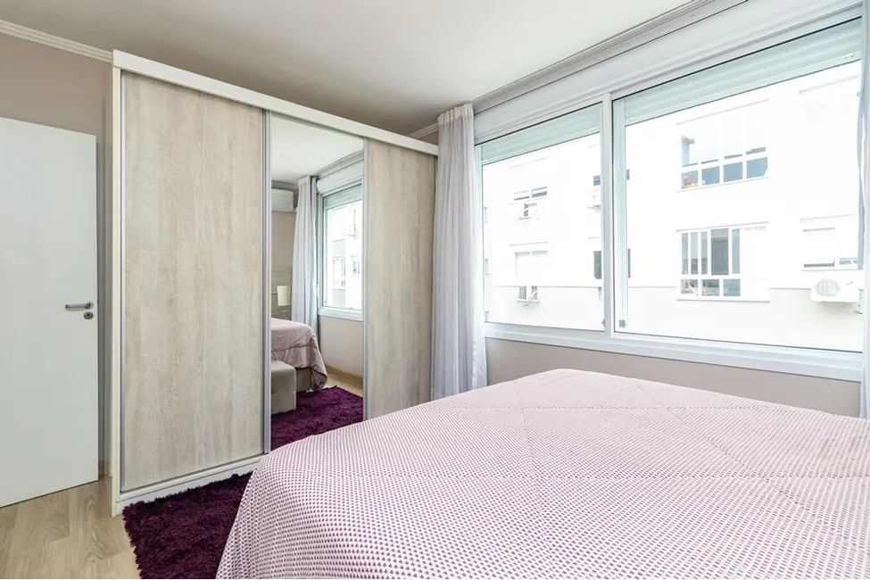 Apartamento com 2 quartos à venda, 85m2 em Menino Deus, Porto Alegre - RS - imagem 2 Foto 2 de Apartamento com 2 quartos à venda, 85m2 em Menino Deus, Porto Alegre - RS
