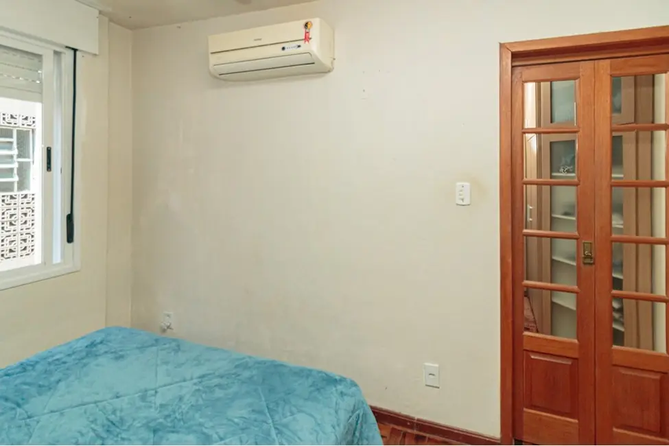 Foto 8 de Apartamento com 2 quartos à venda, 48m2 em Passo da Areia, Porto Alegre - RS