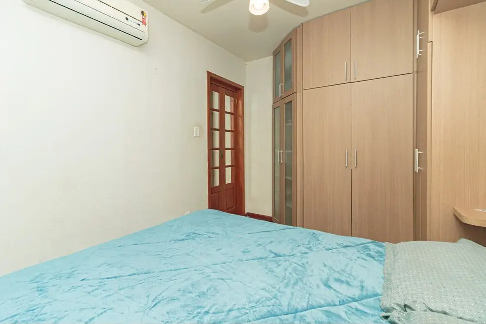 Foto 9 de Apartamento com 2 quartos à venda, 48m2 em Passo da Areia, Porto Alegre - RS