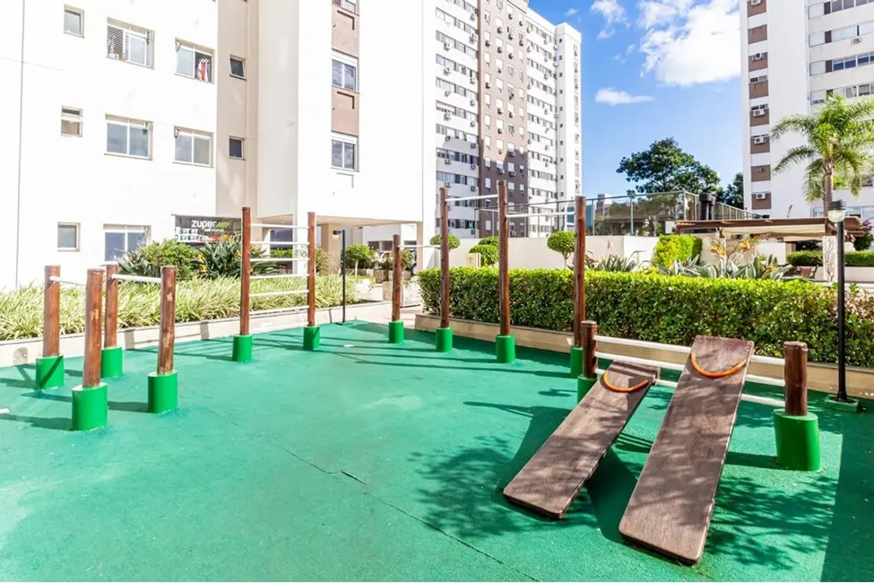 Foto 3 de Apartamento com 2 quartos à venda, 58m2 em Passo da Areia, Porto Alegre - RS