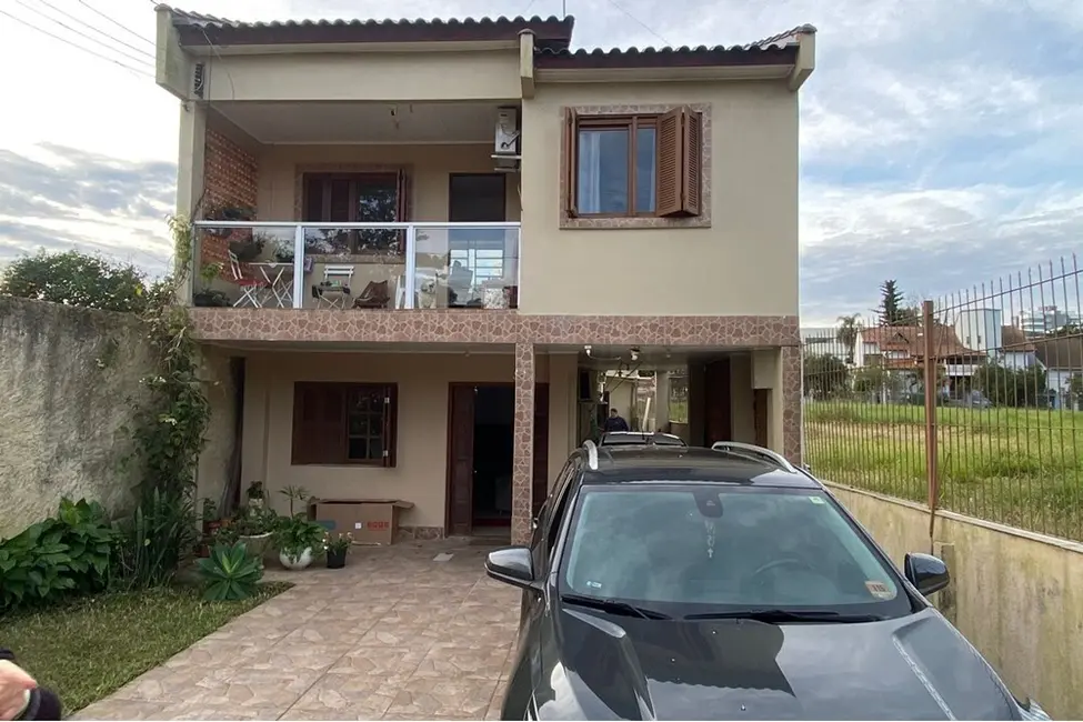 Foto 1 de Casa com 3 quartos à venda, 183m2 em Nossa Senhora das Graças, Canoas - RS