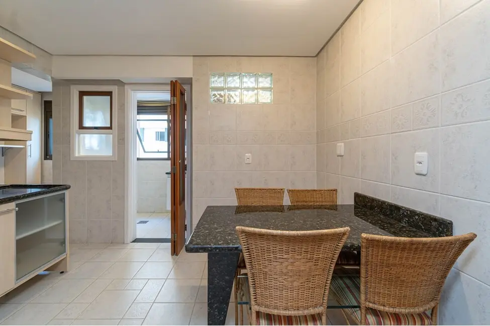 Foto 3 de Apartamento com 3 quartos à venda, 110m2 em Petrópolis, Porto Alegre - RS