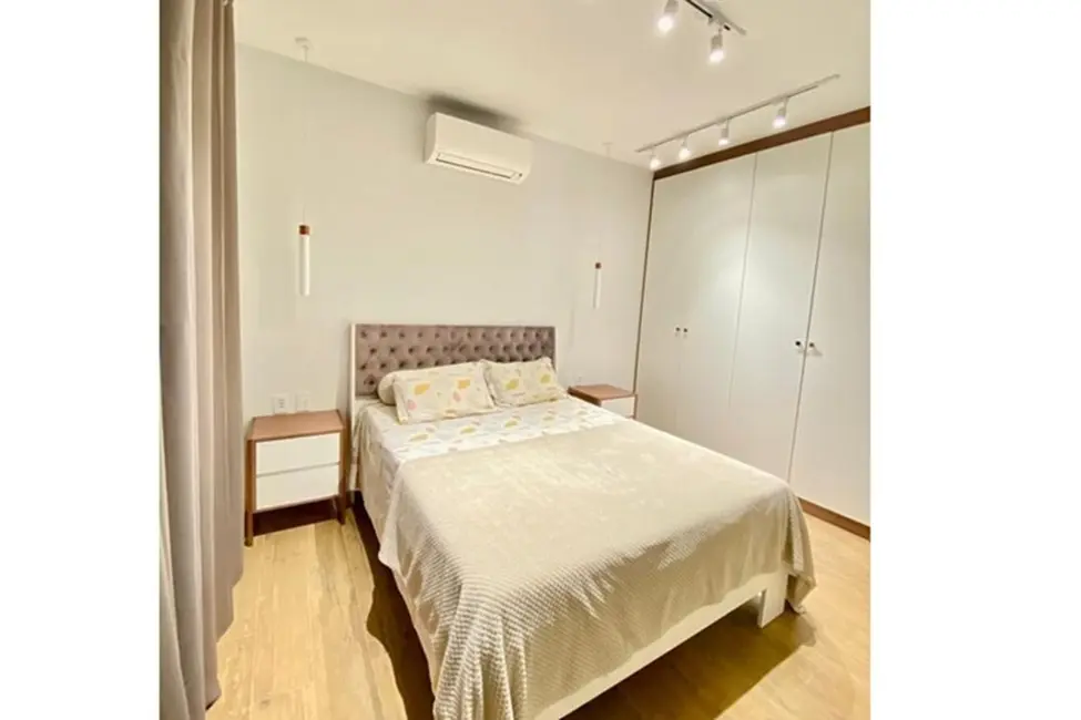 Casa com 4 quartos à venda, 207m2 em Teresópolis, Porto Alegre - RS - imagem 3 Foto 3 de Casa com 4 quartos à venda, 207m2 em Teresópolis, Porto Alegre - RS