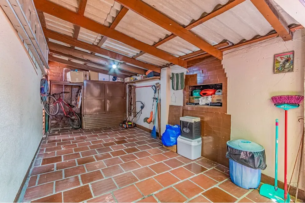 Casa com 5 quartos à venda, 131m2 em Cavalhada, Porto Alegre - RS - imagem 3 Foto 3 de Casa com 5 quartos à venda, 131m2 em Cavalhada, Porto Alegre - RS