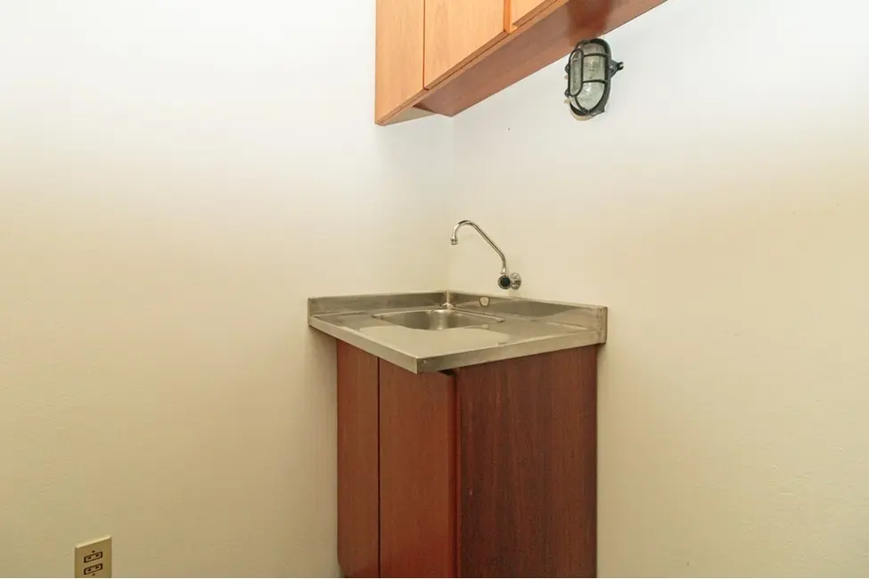 Foto 3 de Sala Comercial à venda, 47m2 em Petrópolis, Porto Alegre - RS