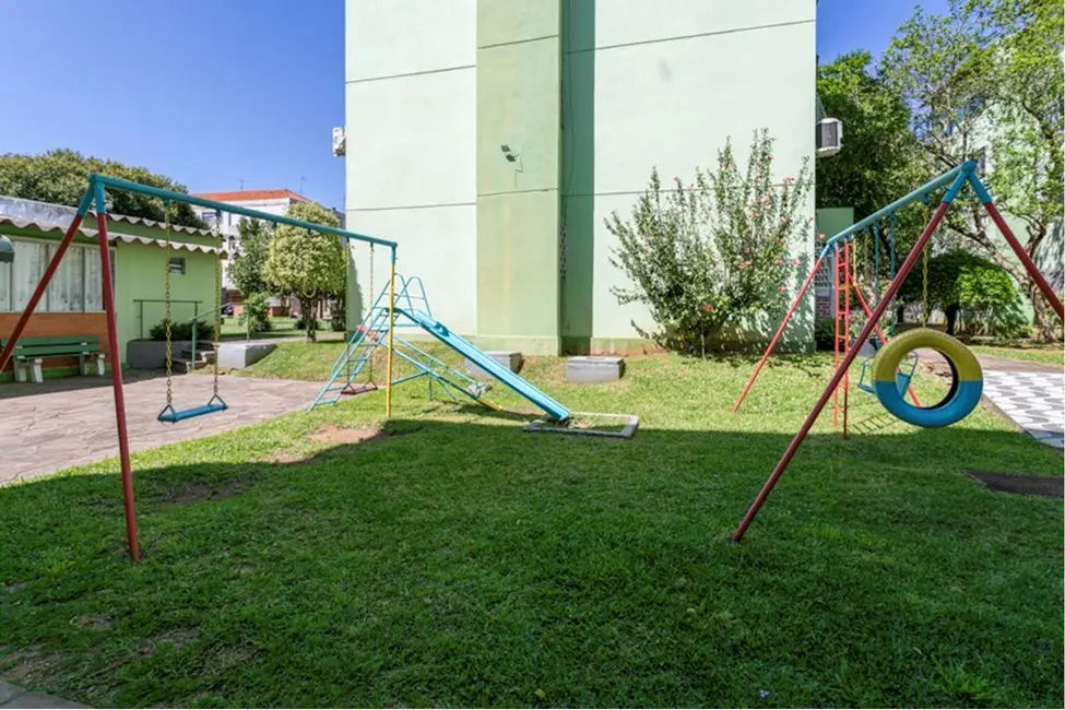 Foto 2 de Apartamento com 3 quartos à venda, 63m2 em Porto Alegre - RS