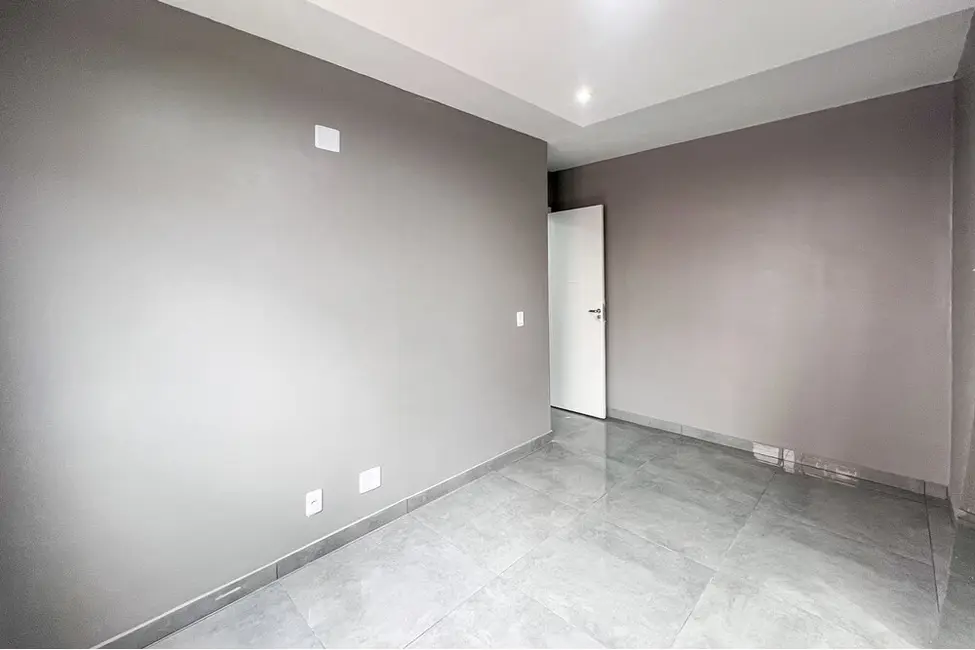 Apartamento com 2 quartos à venda, 52m2 em Fátima, Canoas - RS - imagem 8 Foto 8 de Apartamento com 2 quartos à venda, 52m2 em Fátima, Canoas - RS