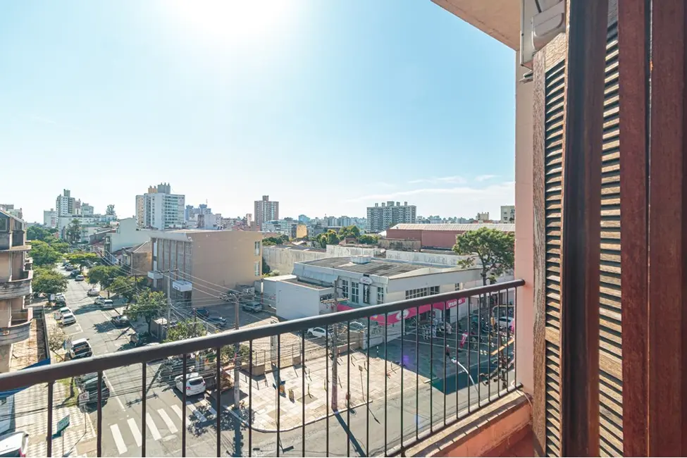 Apartamento com 3 quartos à venda, 97m2 em Azenha, Porto Alegre - RS - imagem 5 Foto 5 de Apartamento com 3 quartos à venda, 97m2 em Azenha, Porto Alegre - RS