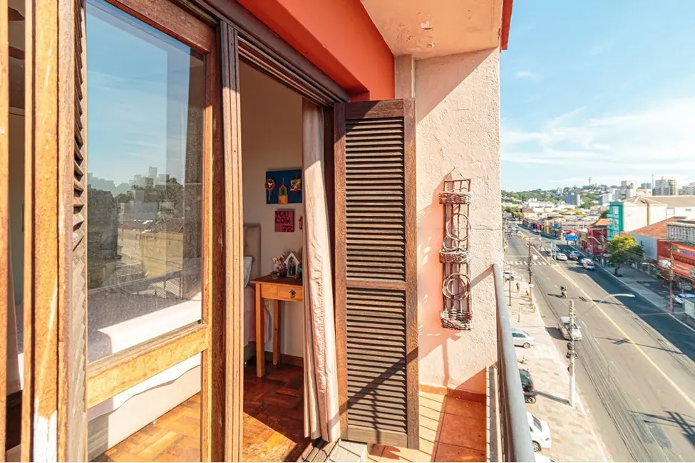 Apartamento com 3 quartos à venda, 97m2 em Azenha, Porto Alegre - RS - imagem 6 Foto 6 de Apartamento com 3 quartos à venda, 97m2 em Azenha, Porto Alegre - RS