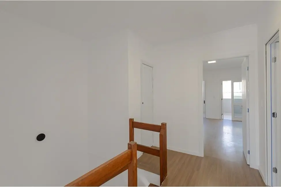 Casa com 3 quartos à venda, 228m2 em Teresópolis, Porto Alegre - RS - imagem 4 Foto 4 de Casa com 3 quartos à venda, 228m2 em Teresópolis, Porto Alegre - RS