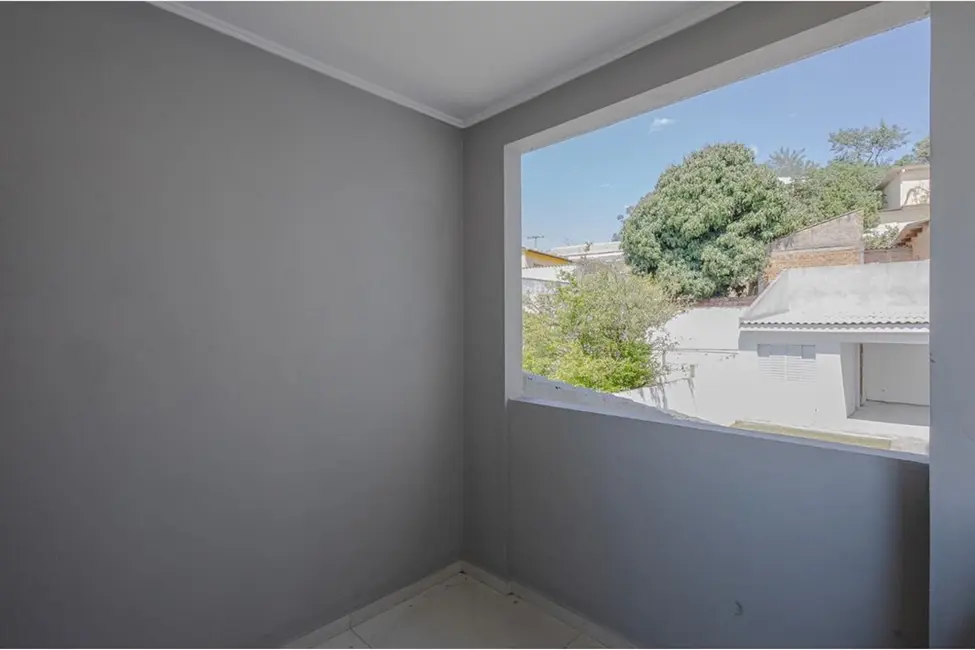 Casa com 3 quartos à venda, 228m2 em Teresópolis, Porto Alegre - RS - imagem 8 Foto 8 de Casa com 3 quartos à venda, 228m2 em Teresópolis, Porto Alegre - RS