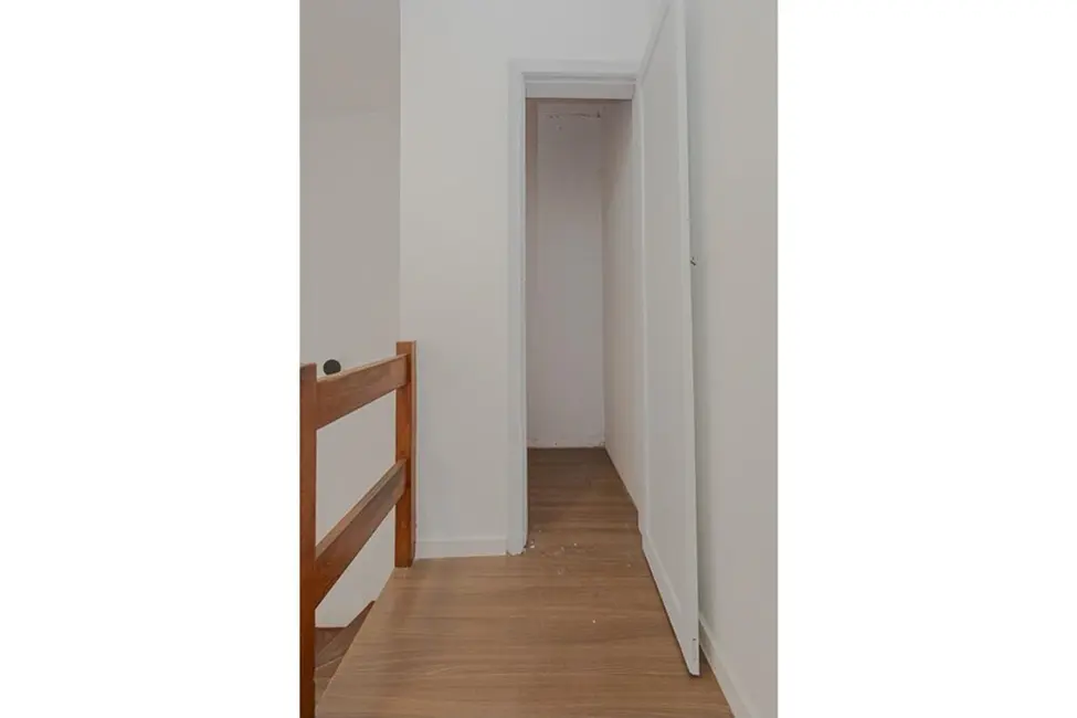 Casa com 3 quartos à venda, 228m2 em Teresópolis, Porto Alegre - RS - imagem 3 Foto 3 de Casa com 3 quartos à venda, 228m2 em Teresópolis, Porto Alegre - RS