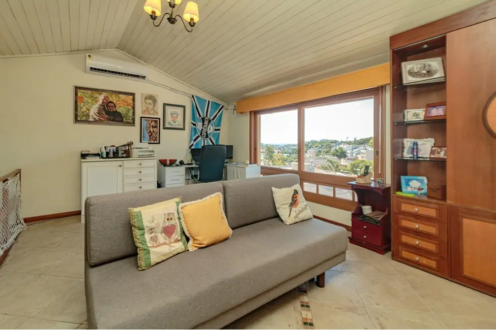 Foto 6 de Casa com 3 quartos à venda, 160m2 em Chácara das Pedras, Porto Alegre - RS