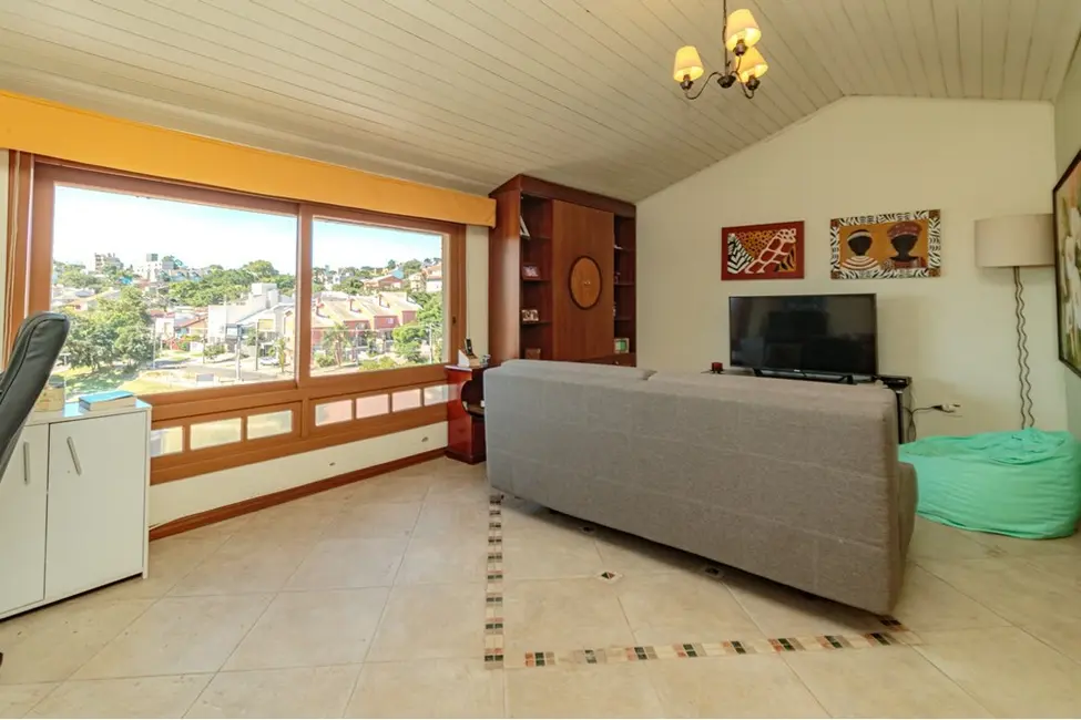 Foto 4 de Casa com 3 quartos à venda, 160m2 em Chácara das Pedras, Porto Alegre - RS