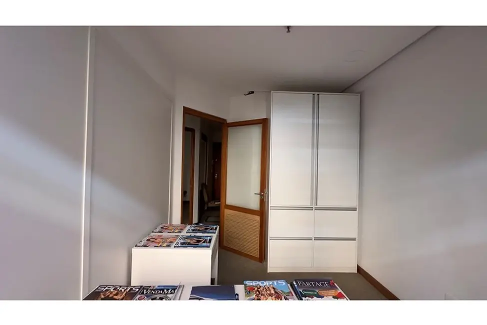 Sala Comercial à venda, 45m2 em Petrópolis, Porto Alegre - RS - imagem 4 Foto 4 de Sala Comercial à venda, 45m2 em Petrópolis, Porto Alegre - RS
